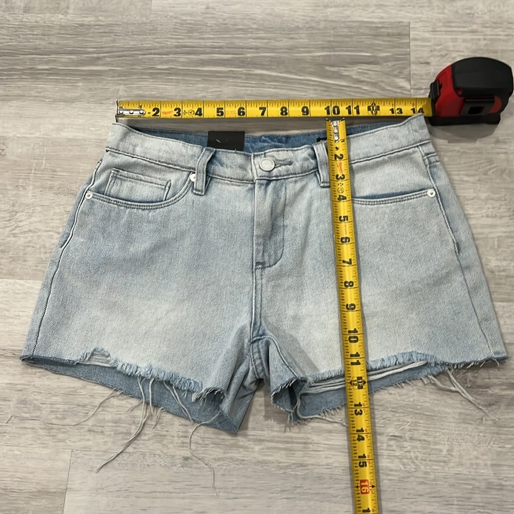 BLANK NYC The Essex Classic Cut Off Denim Jean Shorts - Women’s Size 27 - NWT - Picture 3 of 5